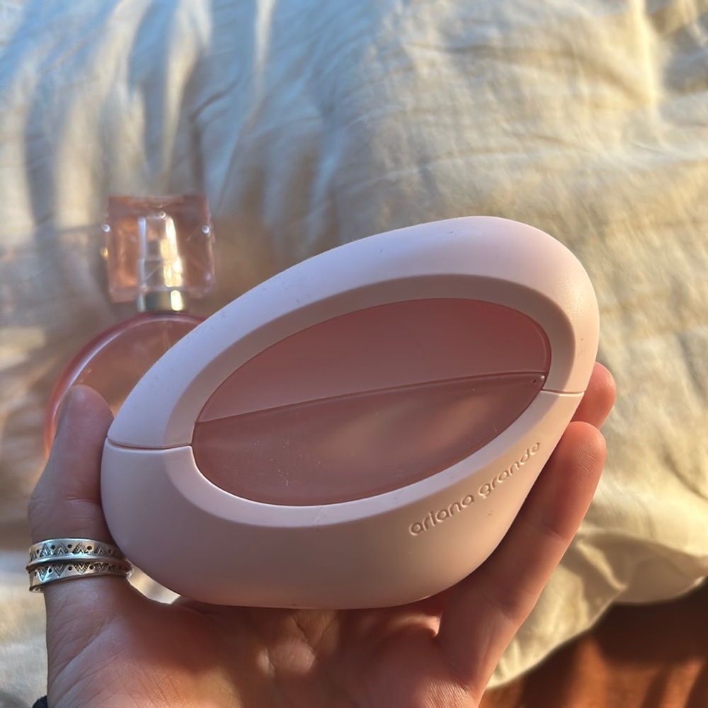 Ariana grande blush mod